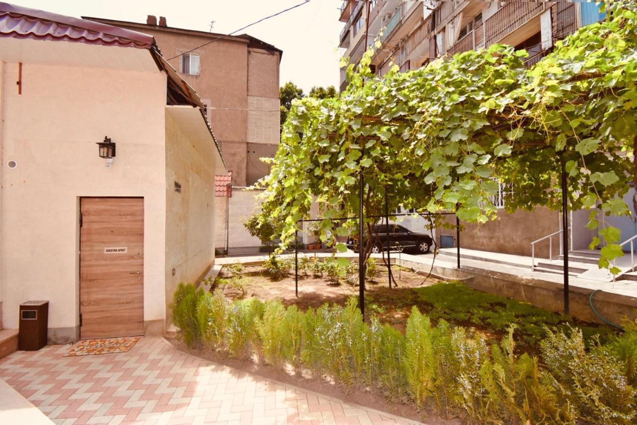 Aghayan Apart Yerevan Exterior photo
