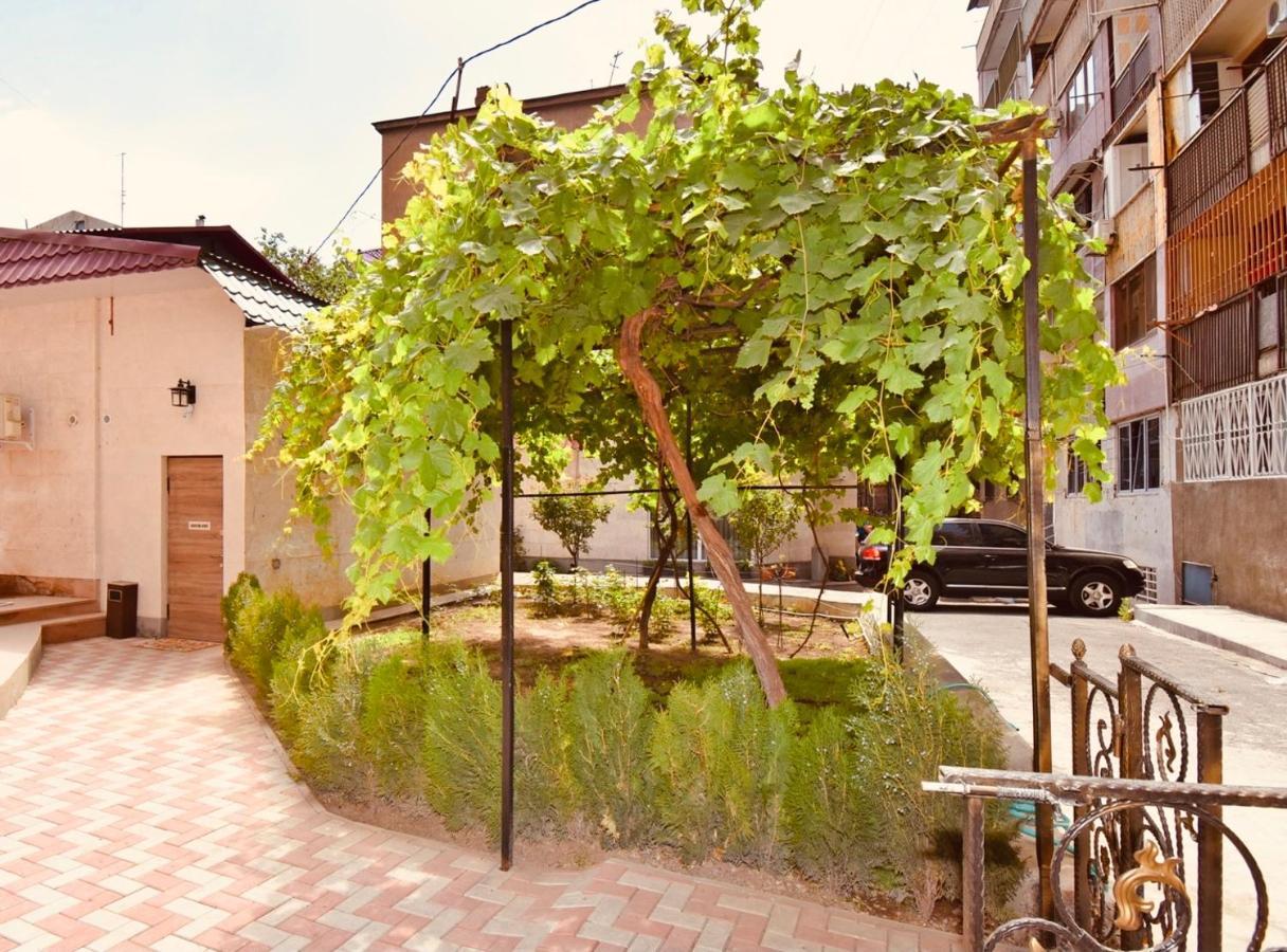 Aghayan Apart Yerevan Exterior photo