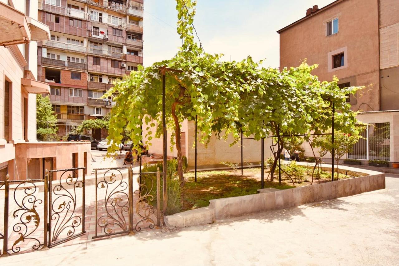 Aghayan Apart Yerevan Exterior photo