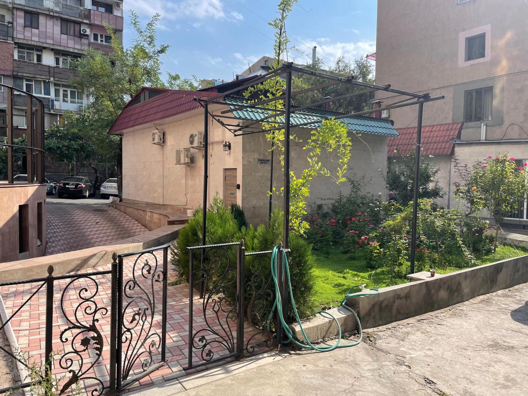 Aghayan Apart Yerevan Exterior photo